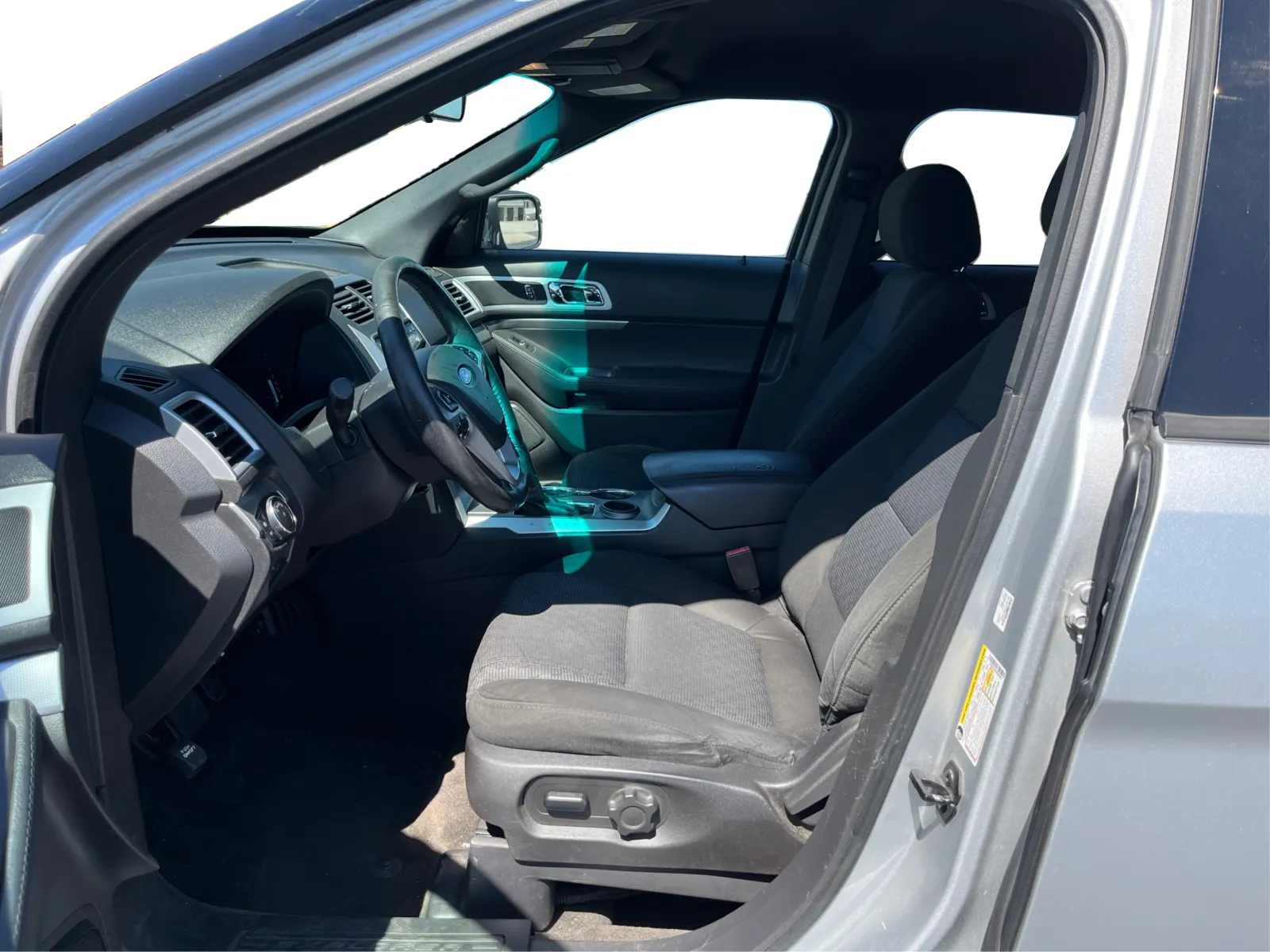 Ford Explorer photo 9