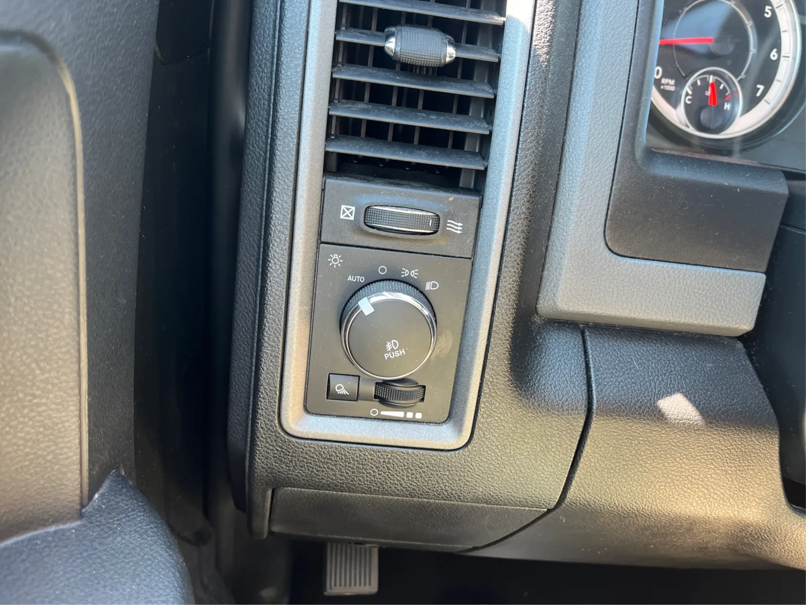 Ram 1500 photo 18