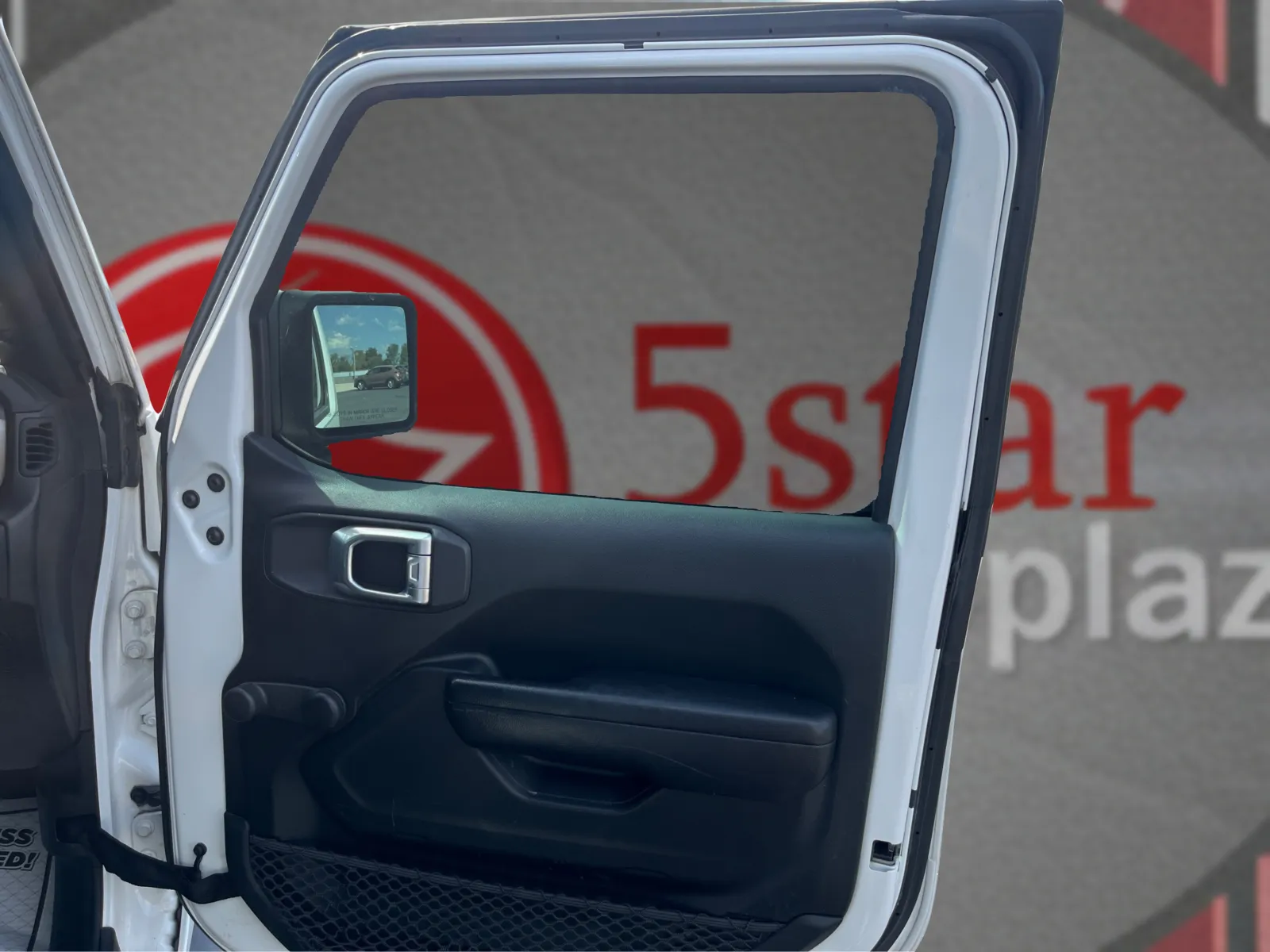 Jeep Wrangler photo 21