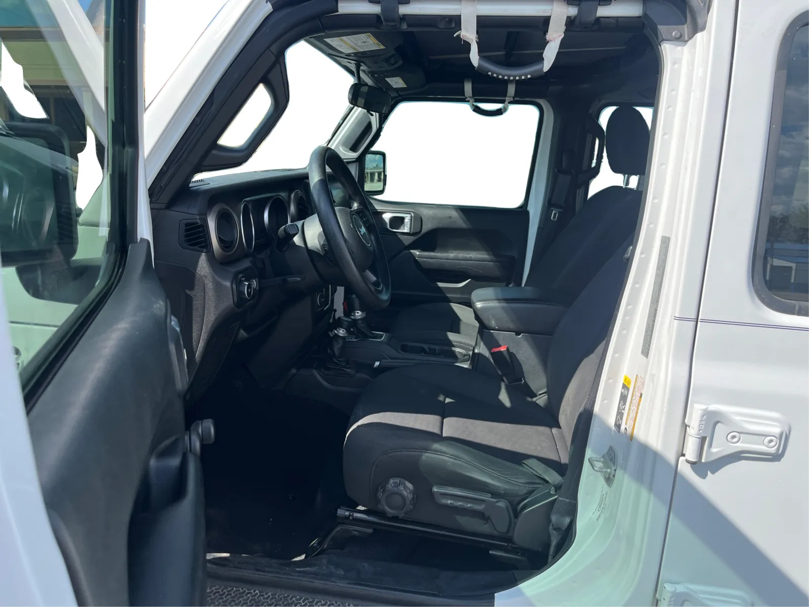Jeep Wrangler photo 9