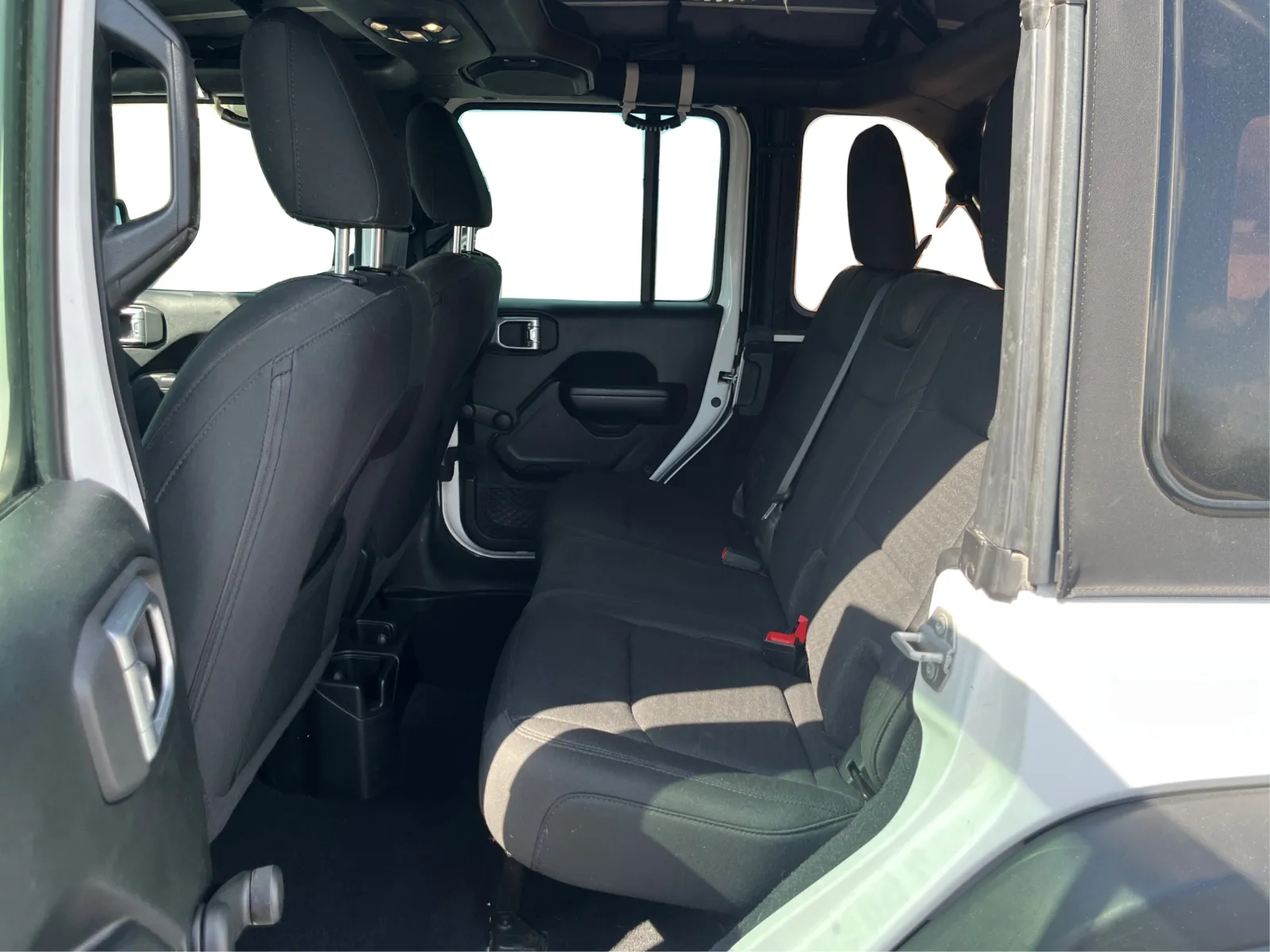 Jeep Wrangler photo 10