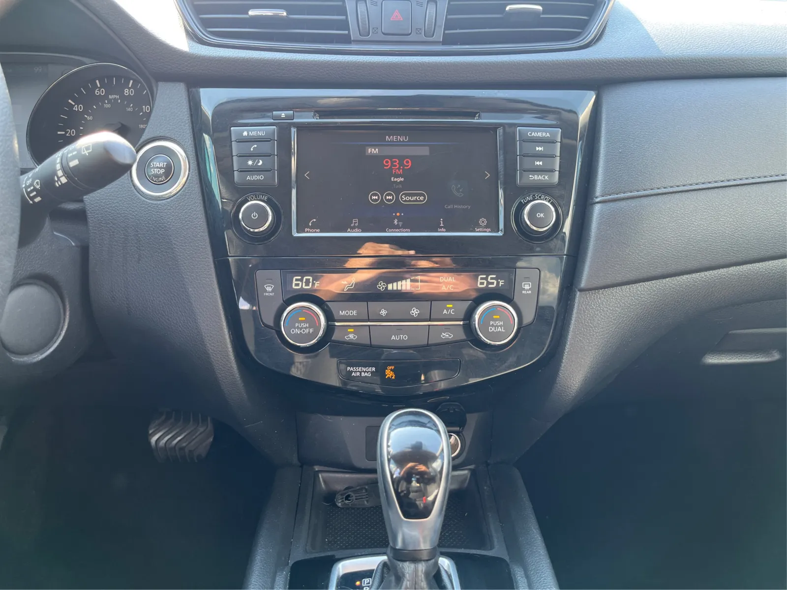 Nissan Rogue photo 14
