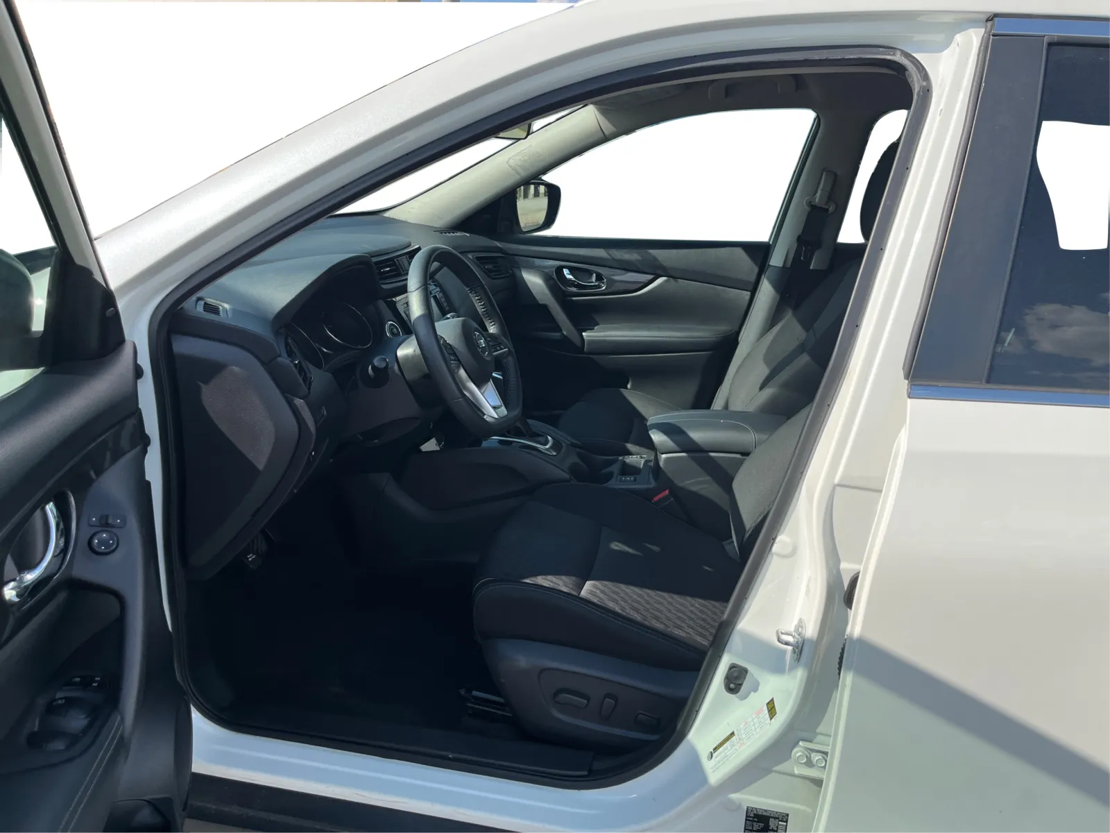 Nissan Rogue photo 9
