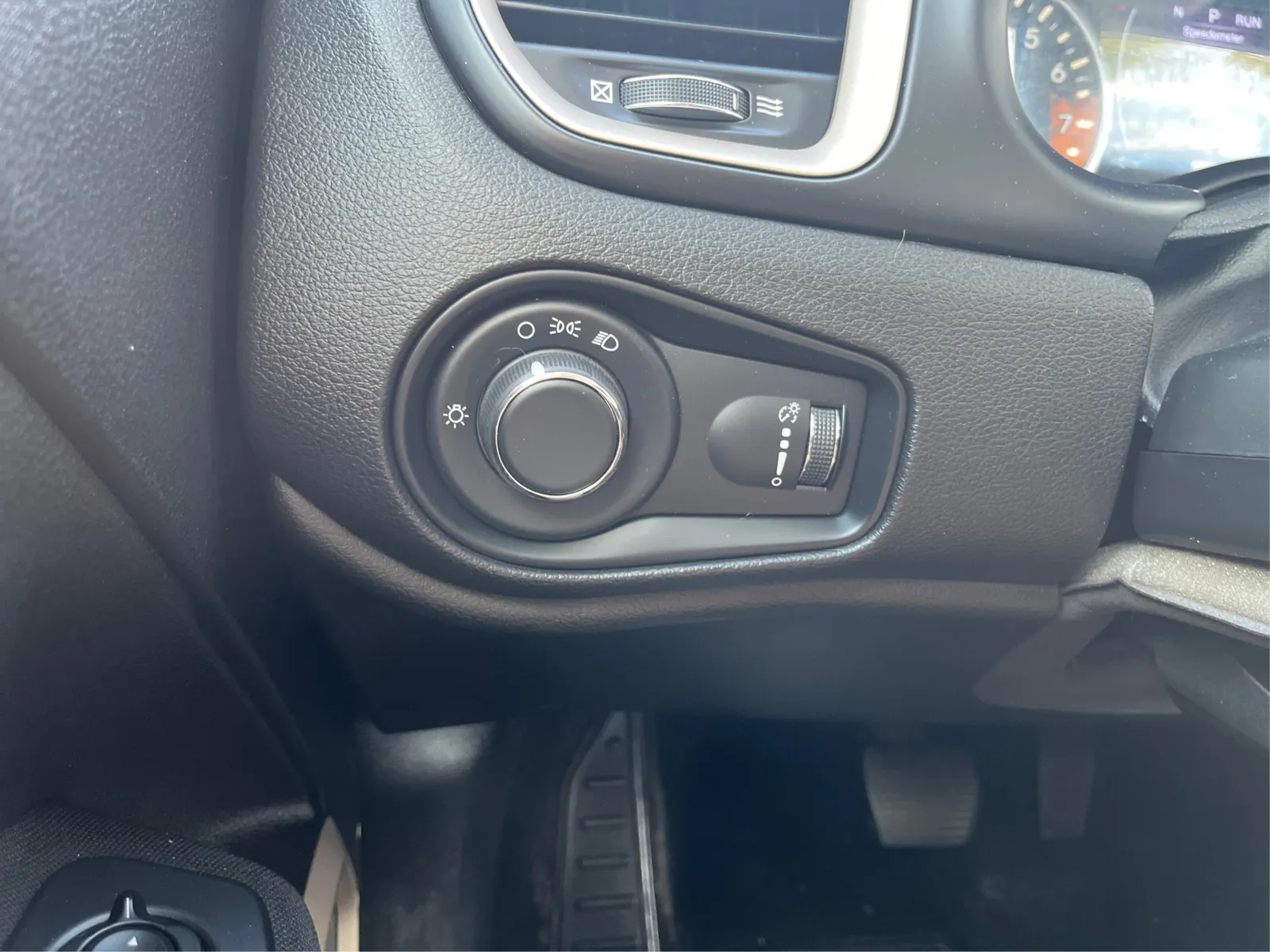 Jeep Renegade photo 18