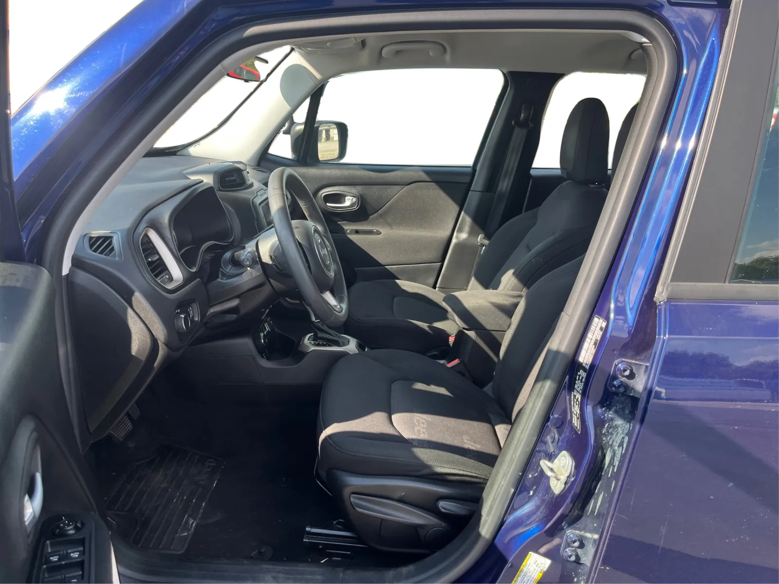 Jeep Renegade photo 9