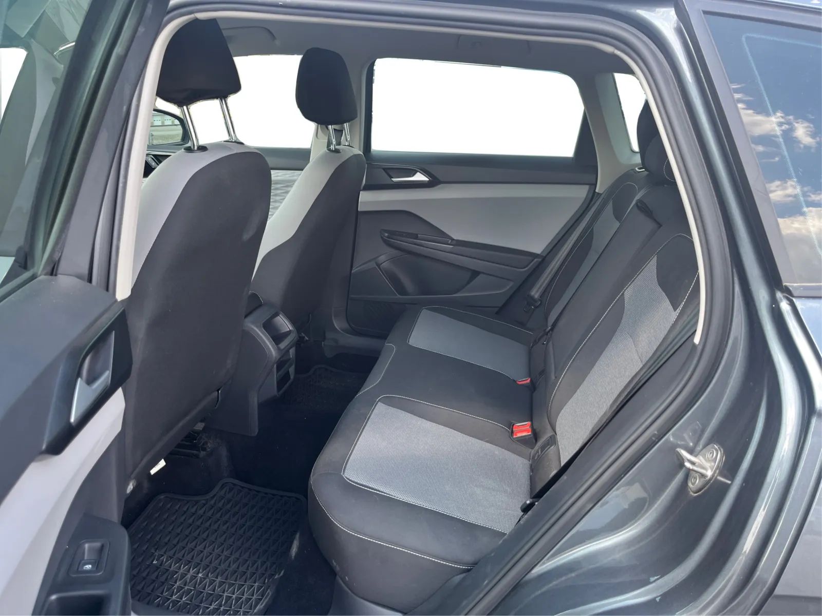 Volkswagen Taos photo 10