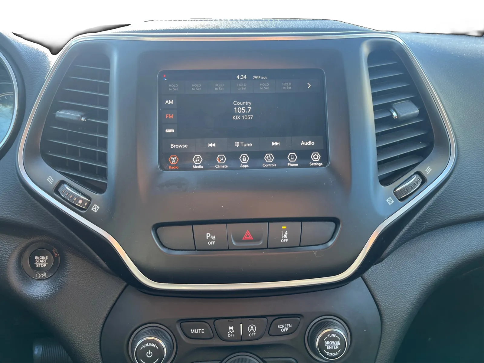 Jeep Cherokee photo 14