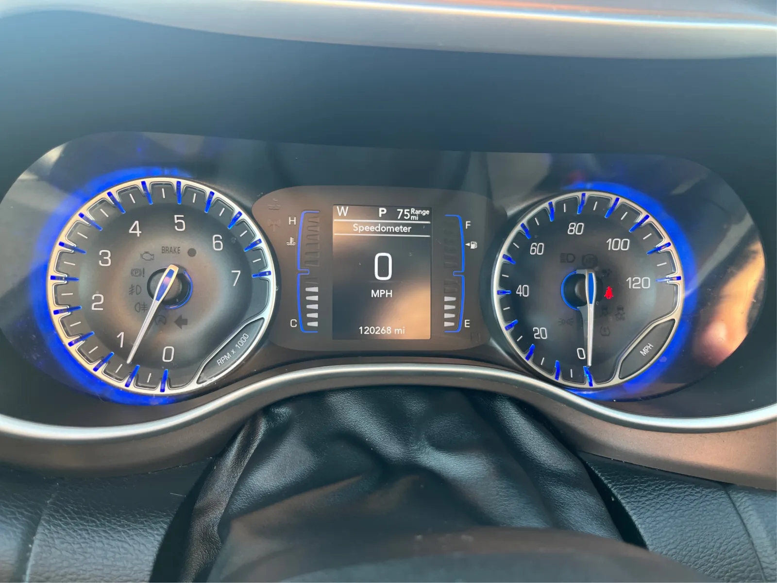 Chrysler Pacifica photo 16