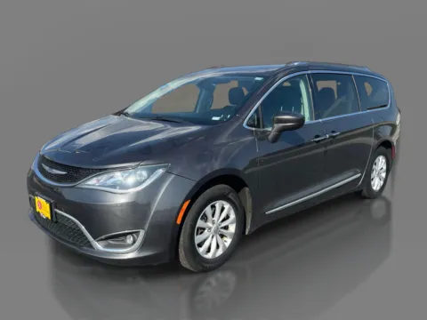 Gray 2018 Chrysler Pacifica 4d Wagon Touring L for sale in Sedalia, MO