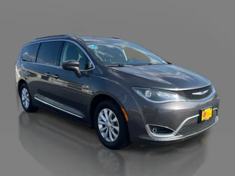 Another view of 2018 Chrysler Pacifica 4d Wagon Touring L for sale in Sedalia, MO at 5 Star Auto Plaza - Sedalia