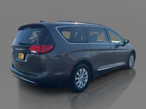 More photos of 2018 Chrysler Pacifica 4d Wagon Touring L at 5 Star Auto Plaza - Sedalia, MO