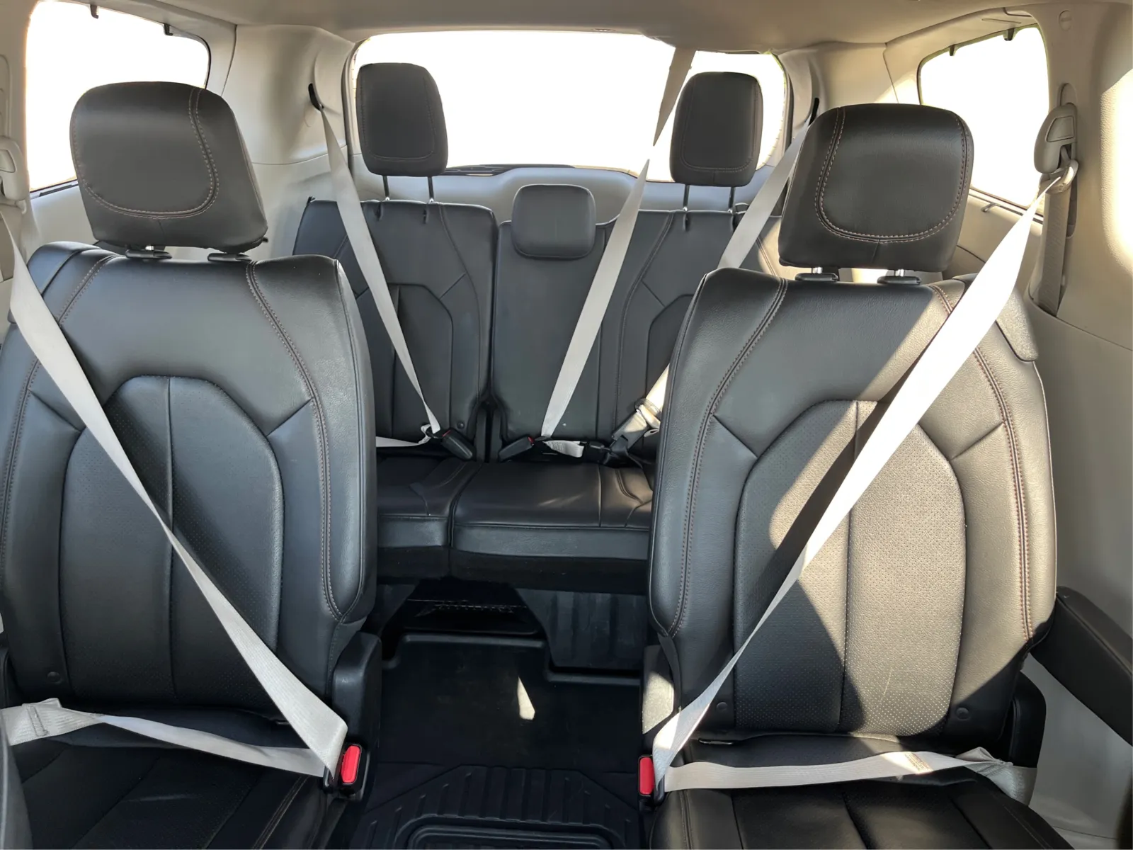 Chrysler Pacifica photo 15