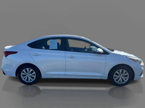 More photos of 2018 Hyundai Accent 4d Sedan SE Auto at 5 Star Auto Plaza - Sedalia, MO