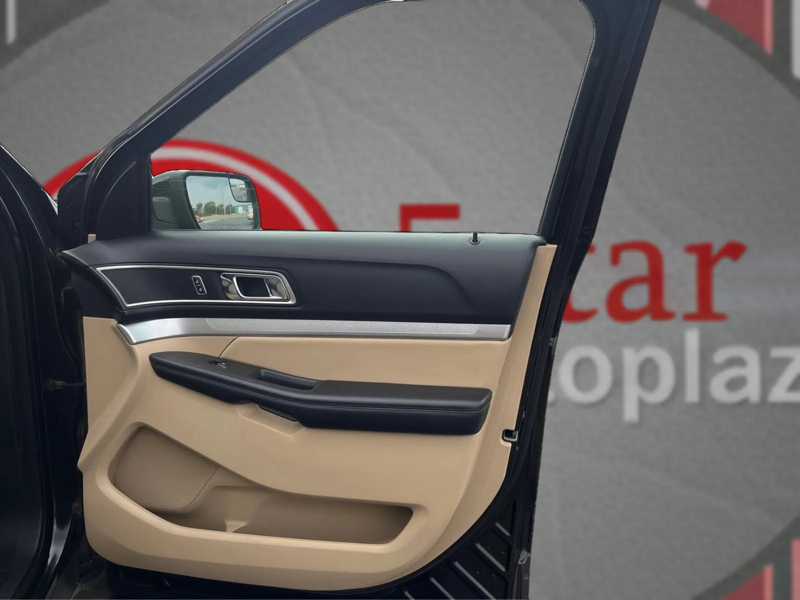 Ford Explorer photo 21
