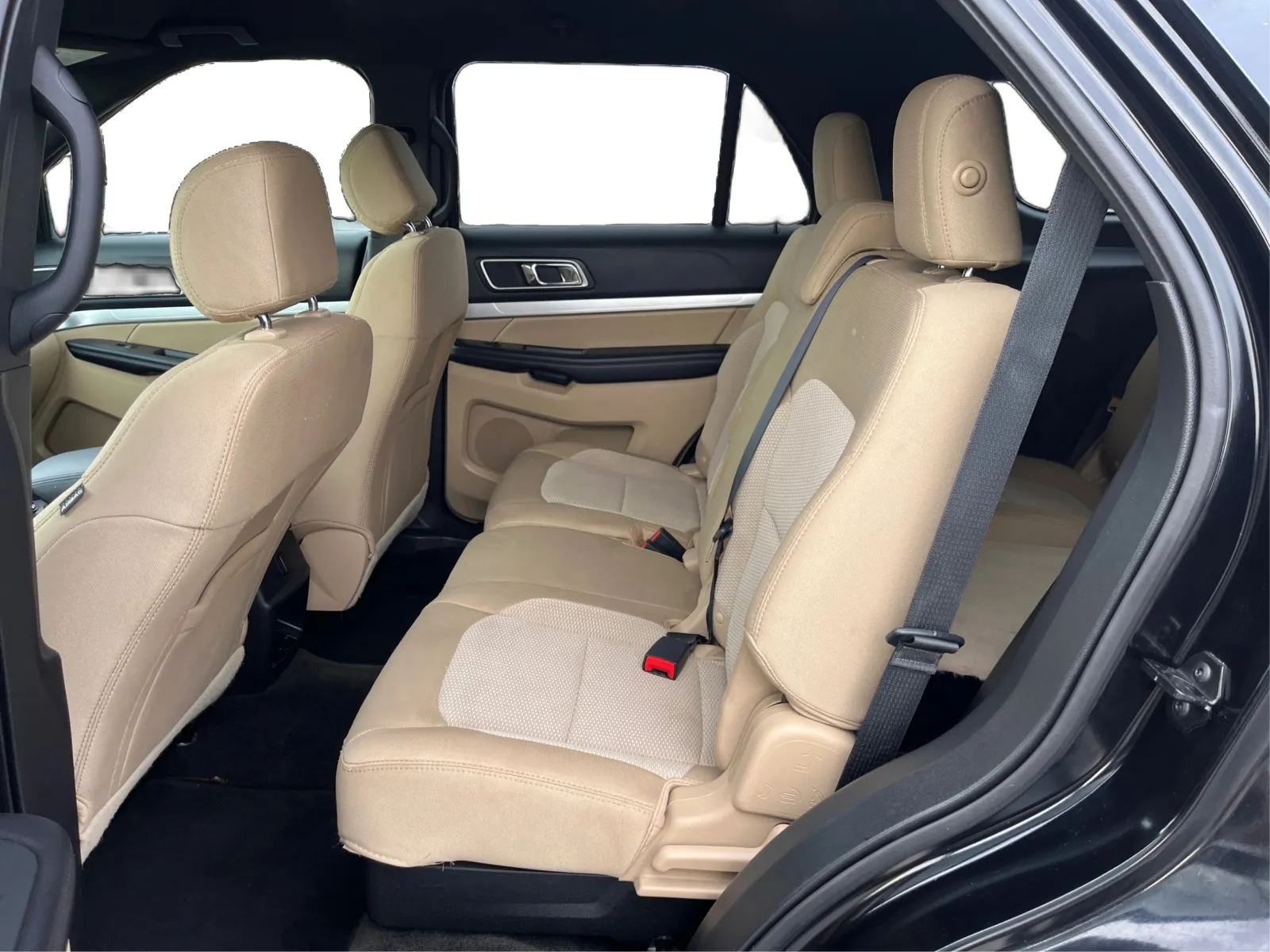 Ford Explorer photo 10