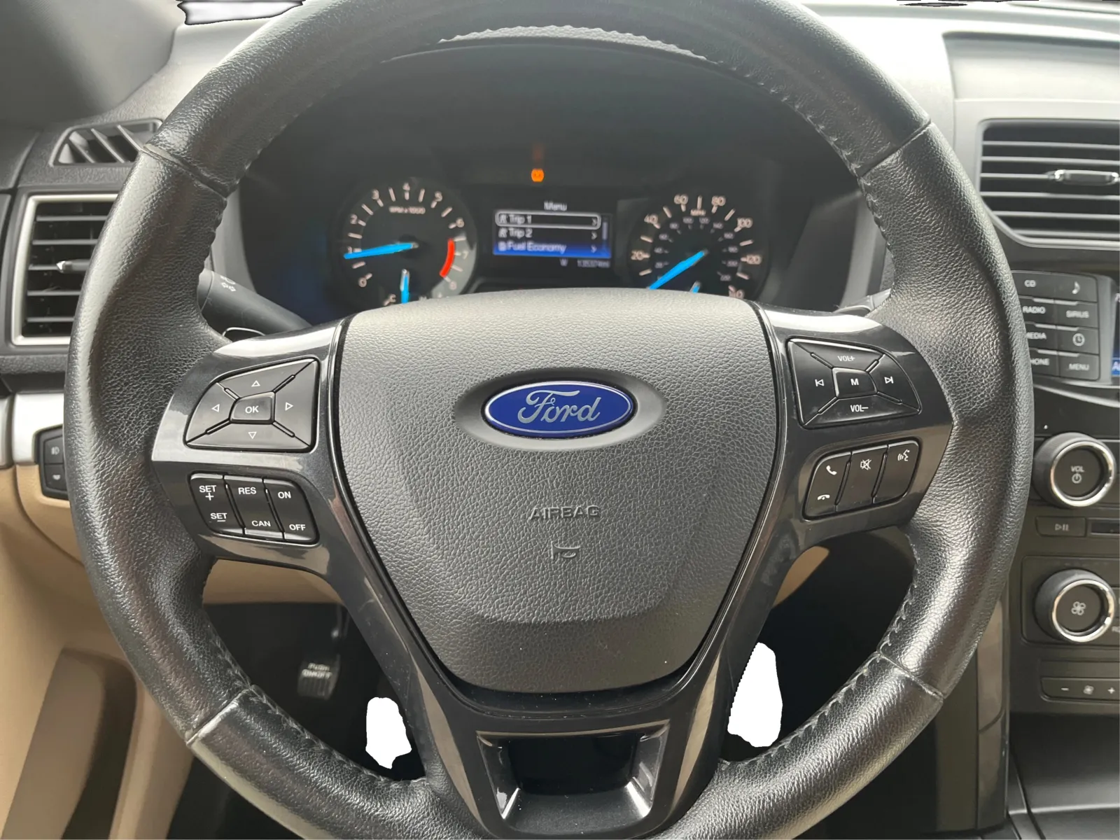 Ford Explorer photo 17