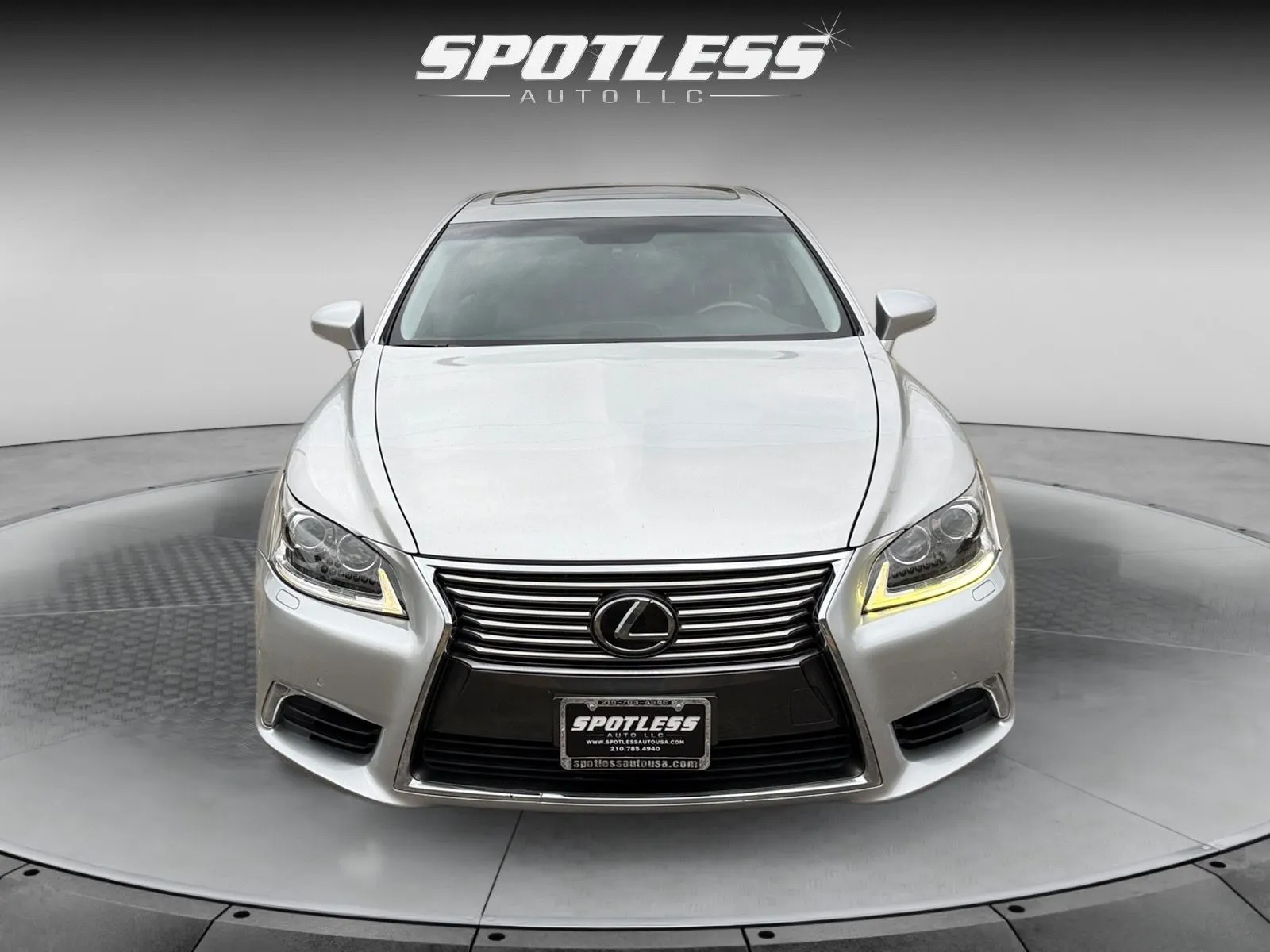 2017 Lexus LS L - Photo 10