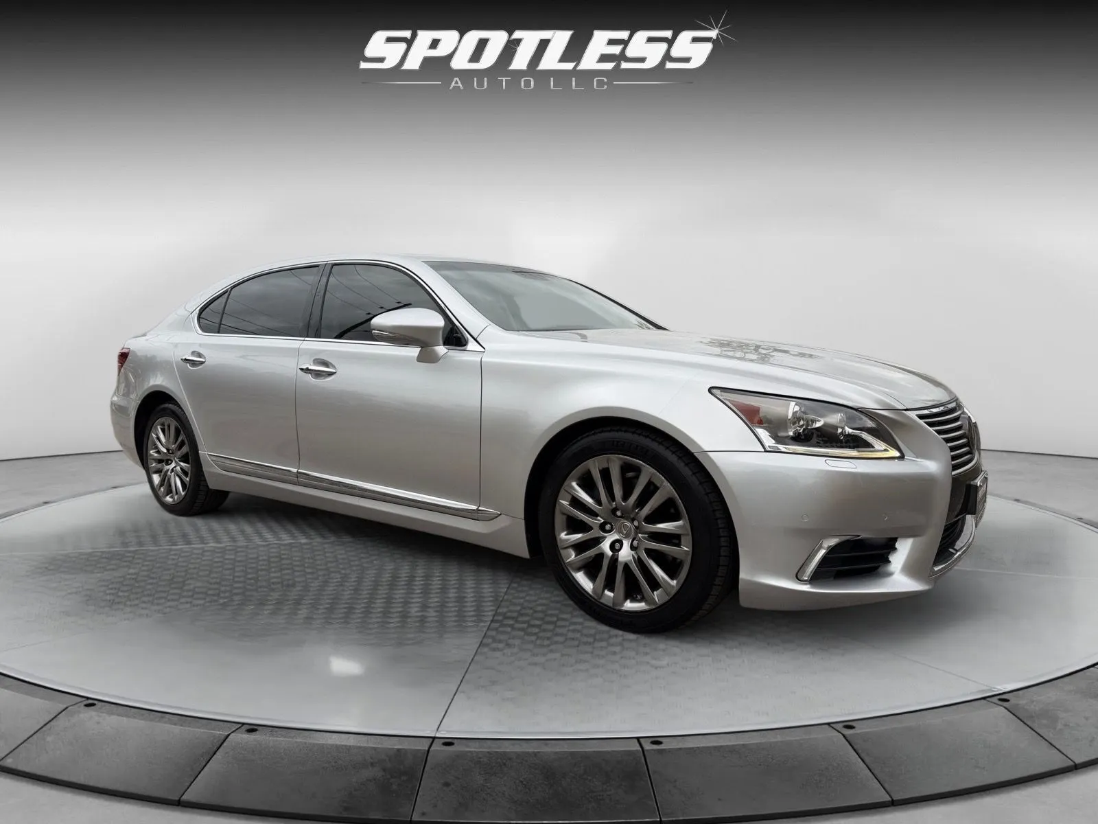 2017 Lexus LS L - Photo 11