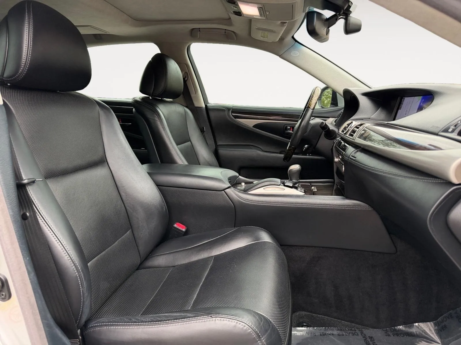 2017 Lexus LS L - Photo 22
