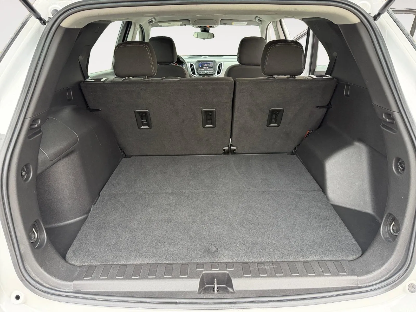 2024 Chevrolet Equinox LS - Photo 28
