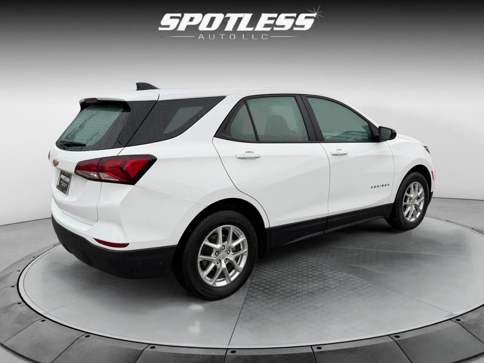 2024 Chevrolet Equinox LS - Photo 7
