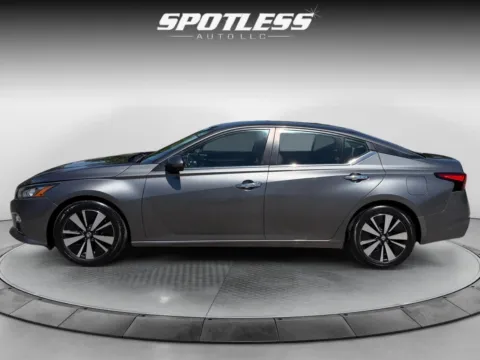 More photos of 2021 Nissan Altima 2.5 SV at Spotless Auto I-10, TX