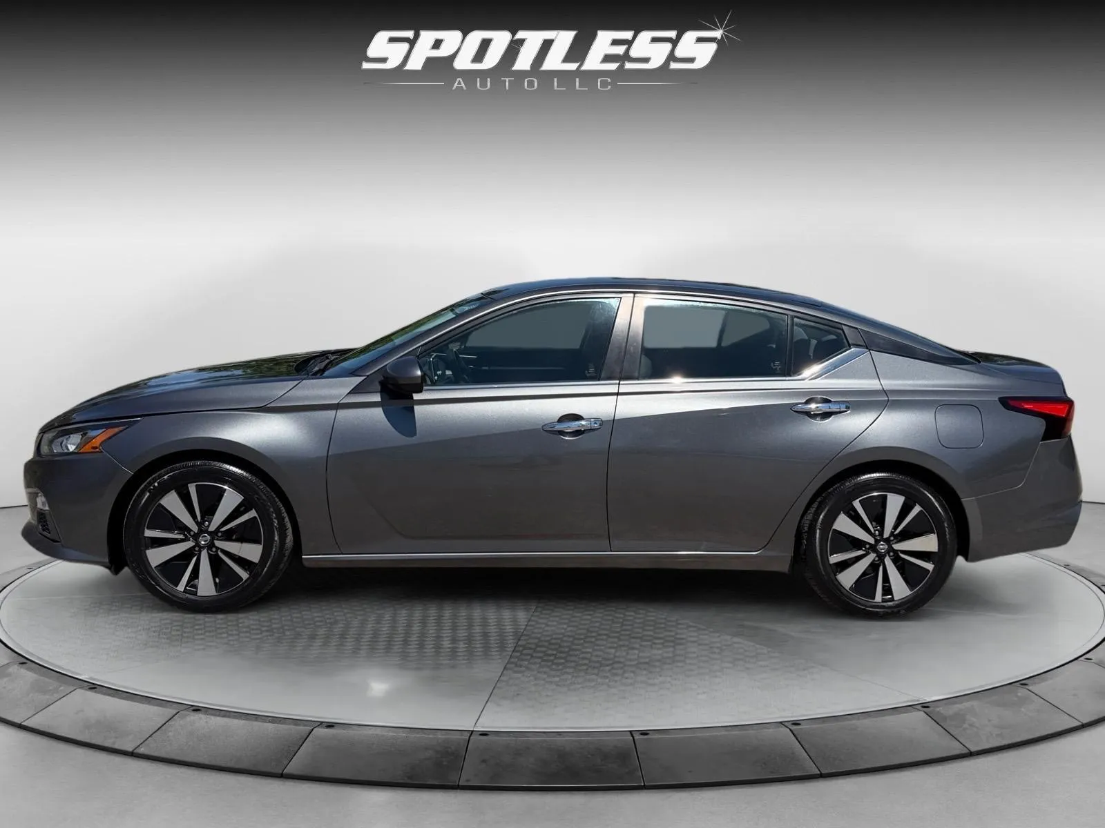 Nissan Altima photo 4