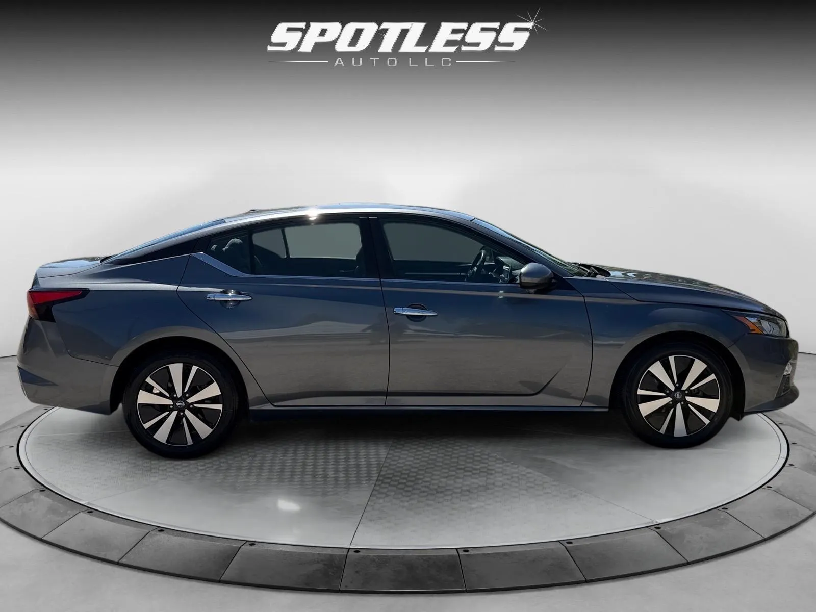 Nissan Altima photo 8
