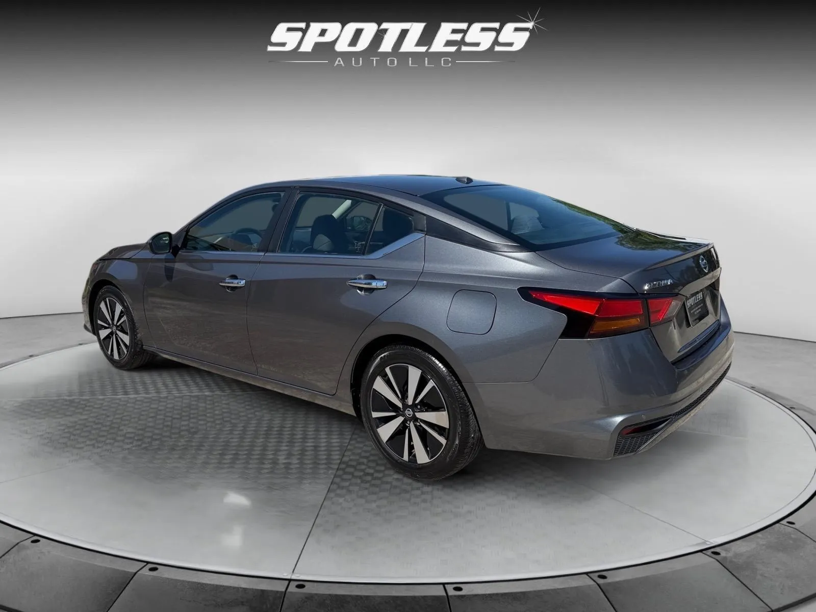 Nissan Altima photo 5