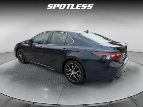 More photos of 2021 Toyota Camry SE at Spotless Auto I-10, TX
