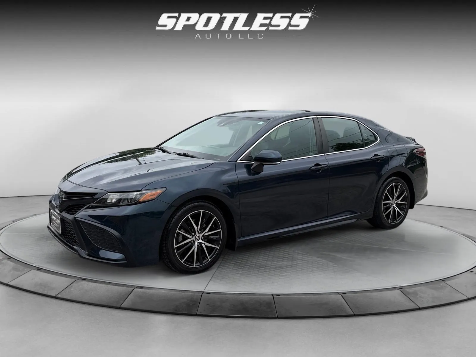 Green 2021 Toyota Camry SE for sale in San Antonio, TX
