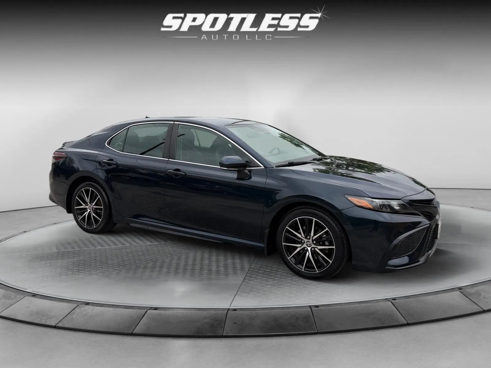 Toyota Camry photo 7