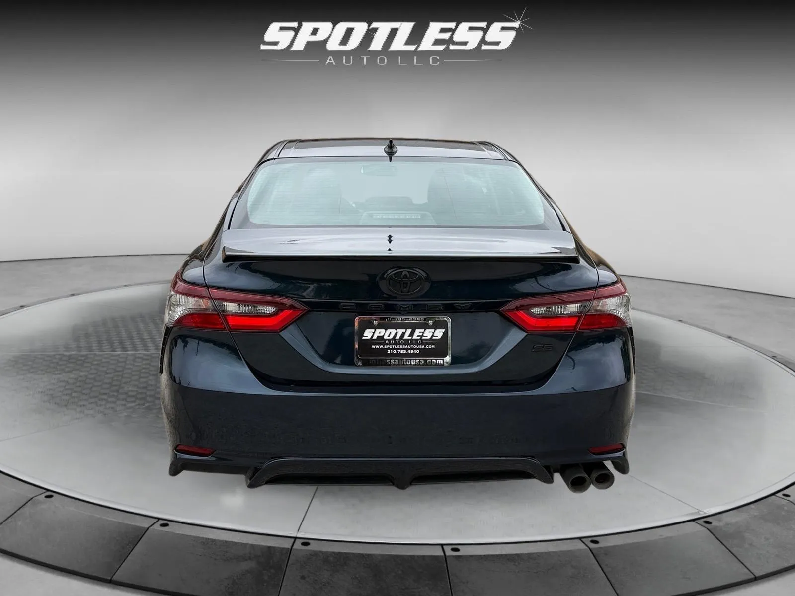 Toyota Camry photo 6