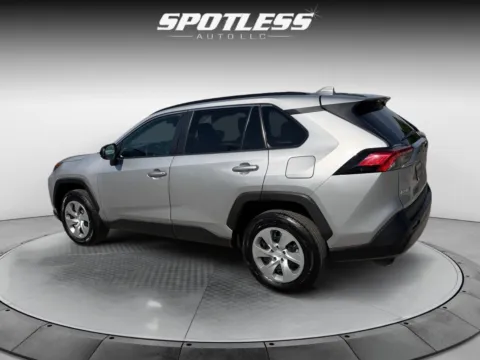 More photos of 2021 Toyota RAV4 LE at Spotless Auto I-10, TX