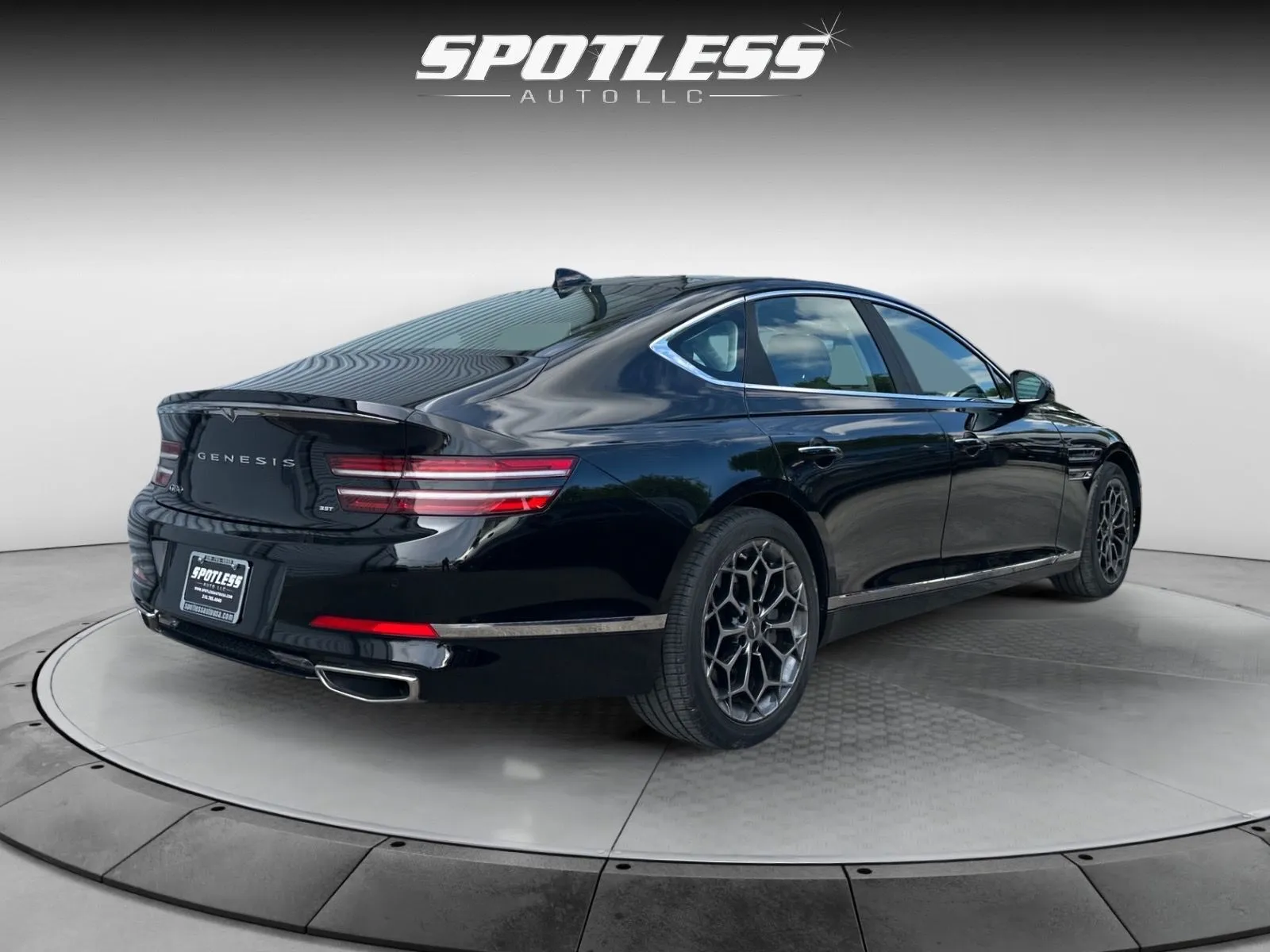 Genesis G80 photo 9