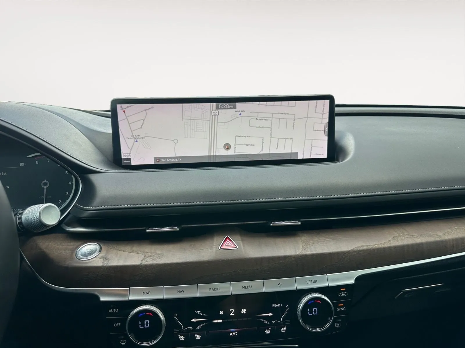 Genesis G80 photo 22