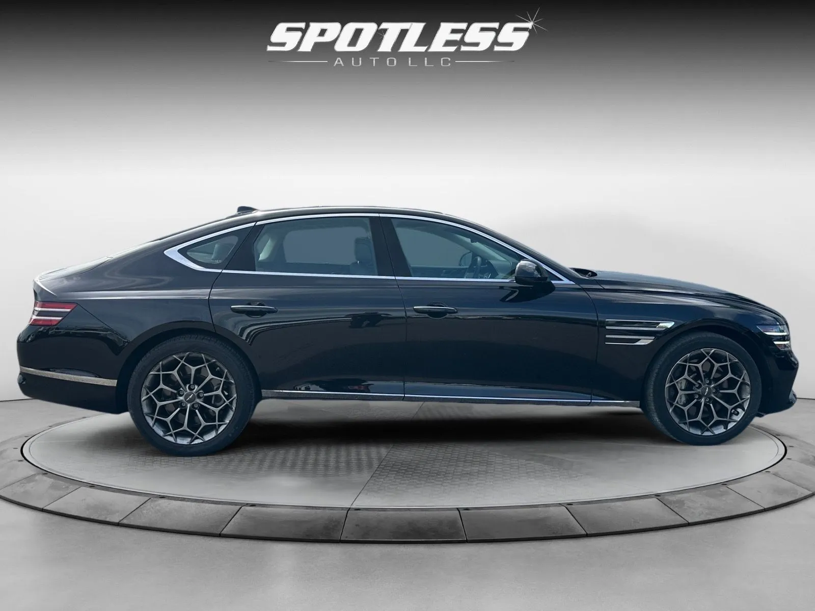 Genesis G80 photo 8