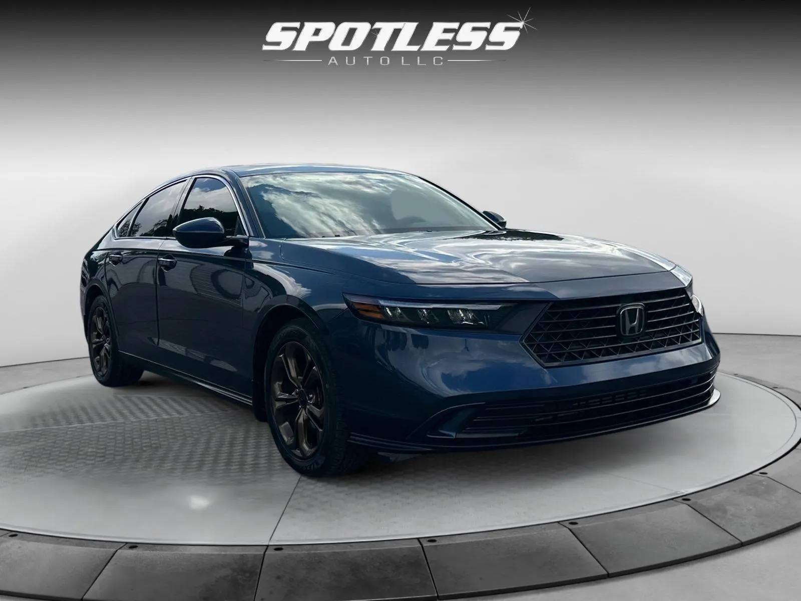 Honda Accord photo 9