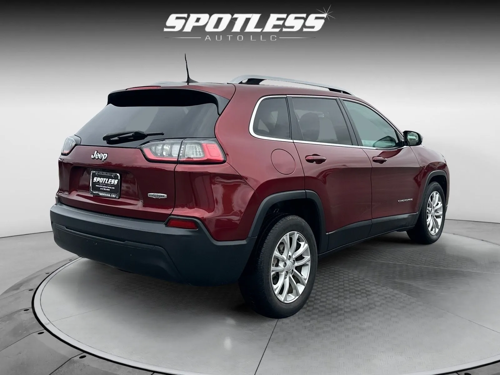 Jeep Cherokee photo 7
