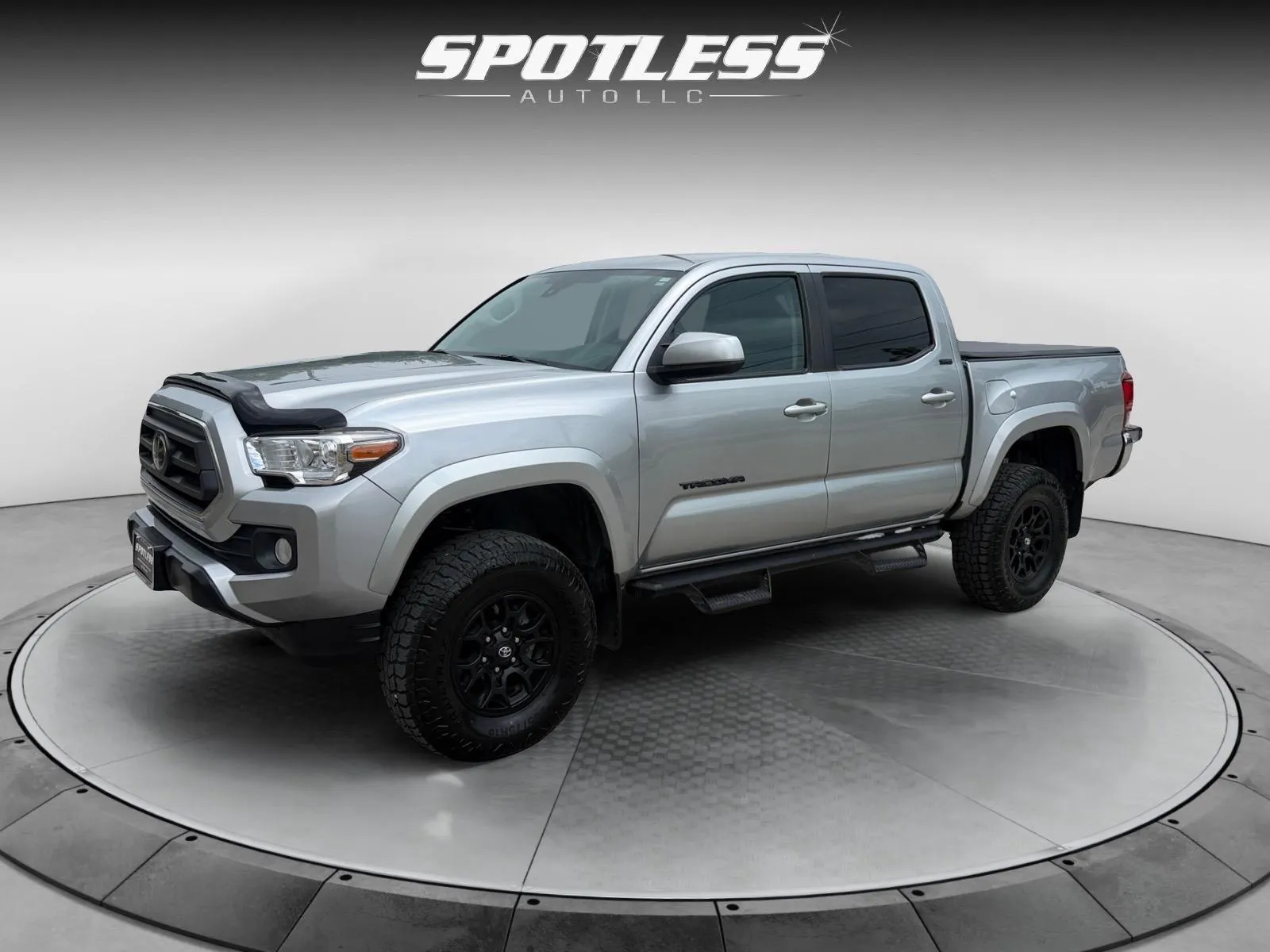 Silver 2022 Toyota Tacoma SR5 V6 for sale in San Antonio, TX