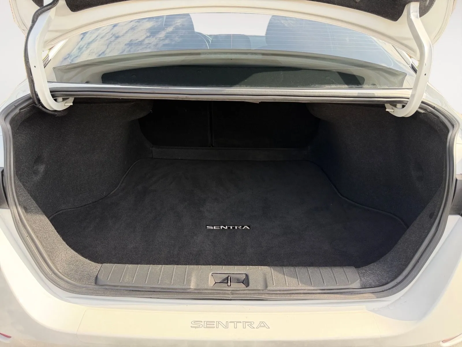 Nissan Sentra photo 25