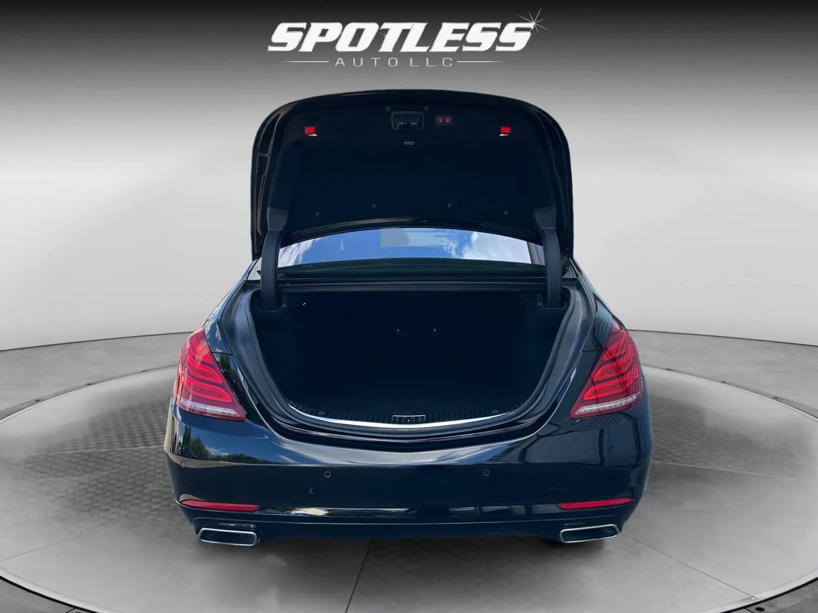 Mercedes-Benz S-Class photo 27