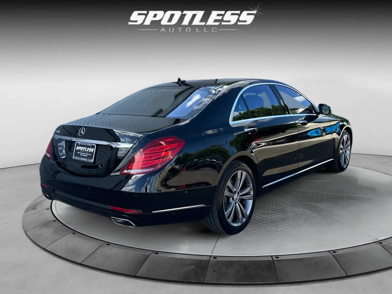 Mercedes-Benz S-Class photo 7