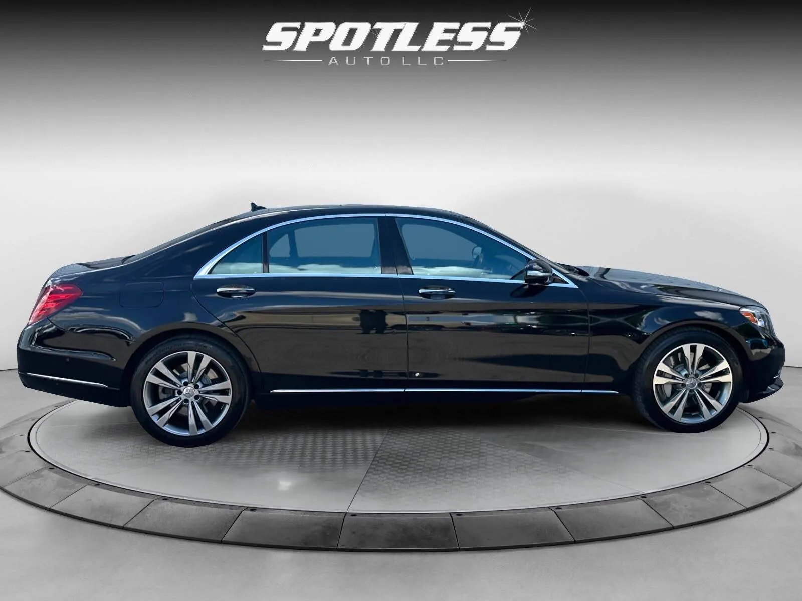 Mercedes-Benz S-Class photo 8