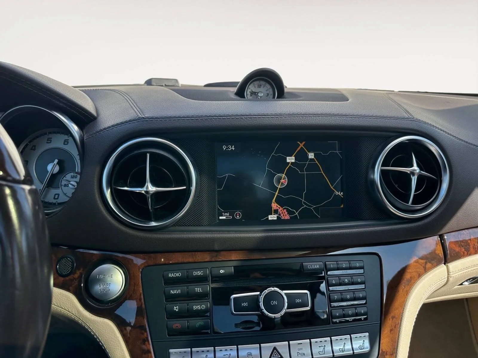 Mercedes-Benz SL-Class photo 30