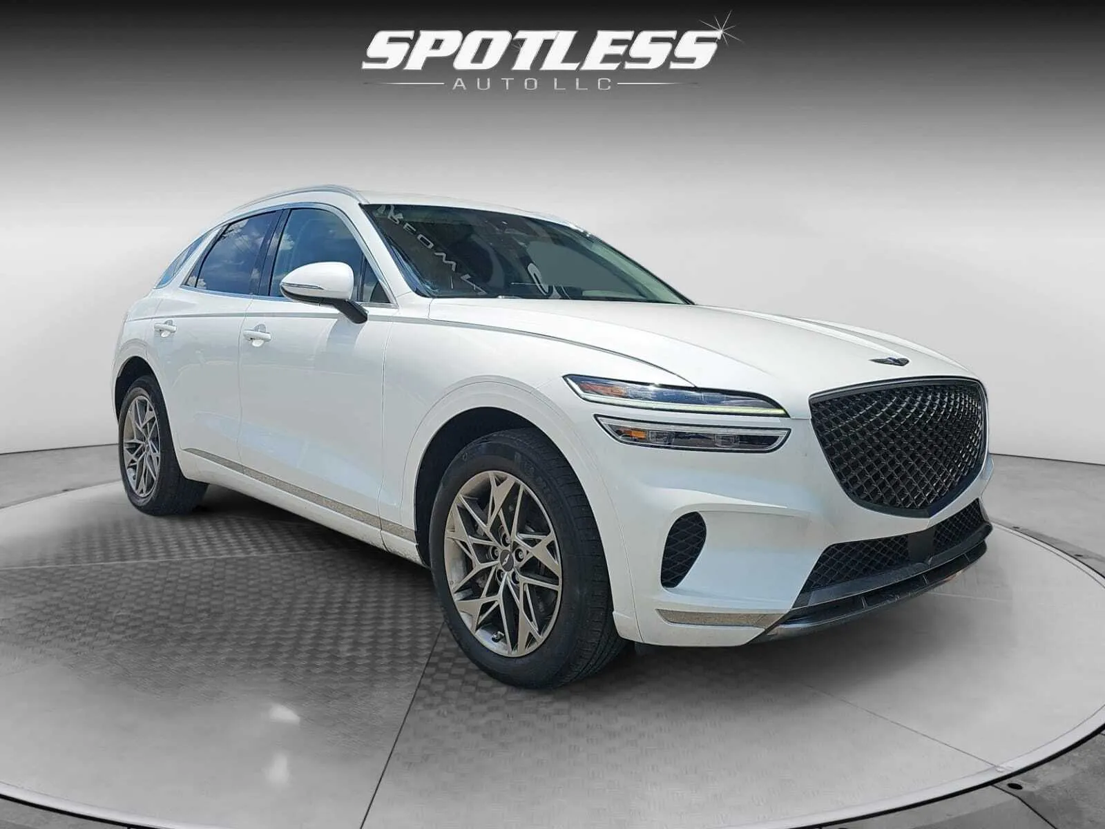 Genesis GV70 photo 11