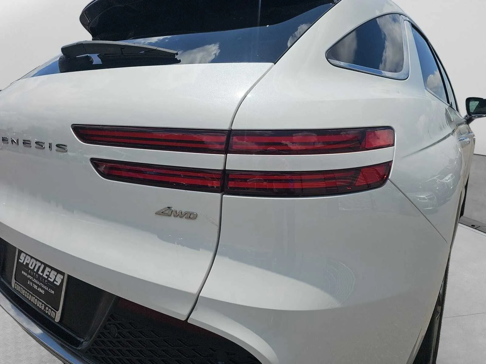Genesis GV70 photo 13