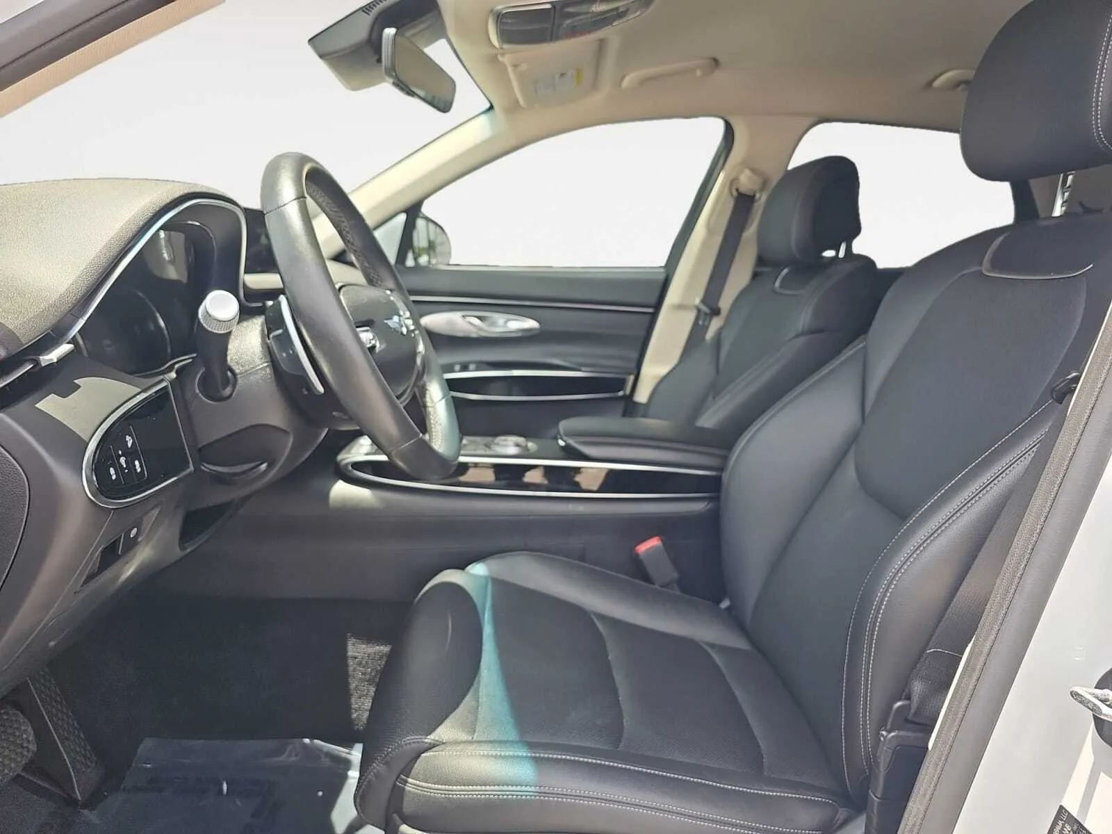 Genesis GV70 photo 19