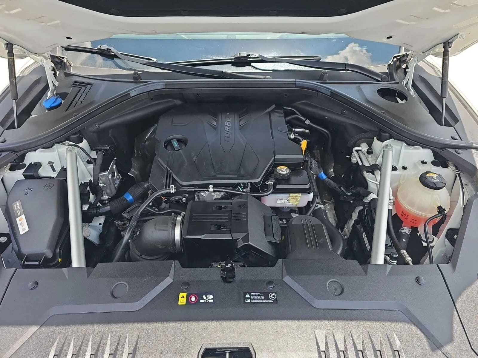 Genesis GV70 photo 16