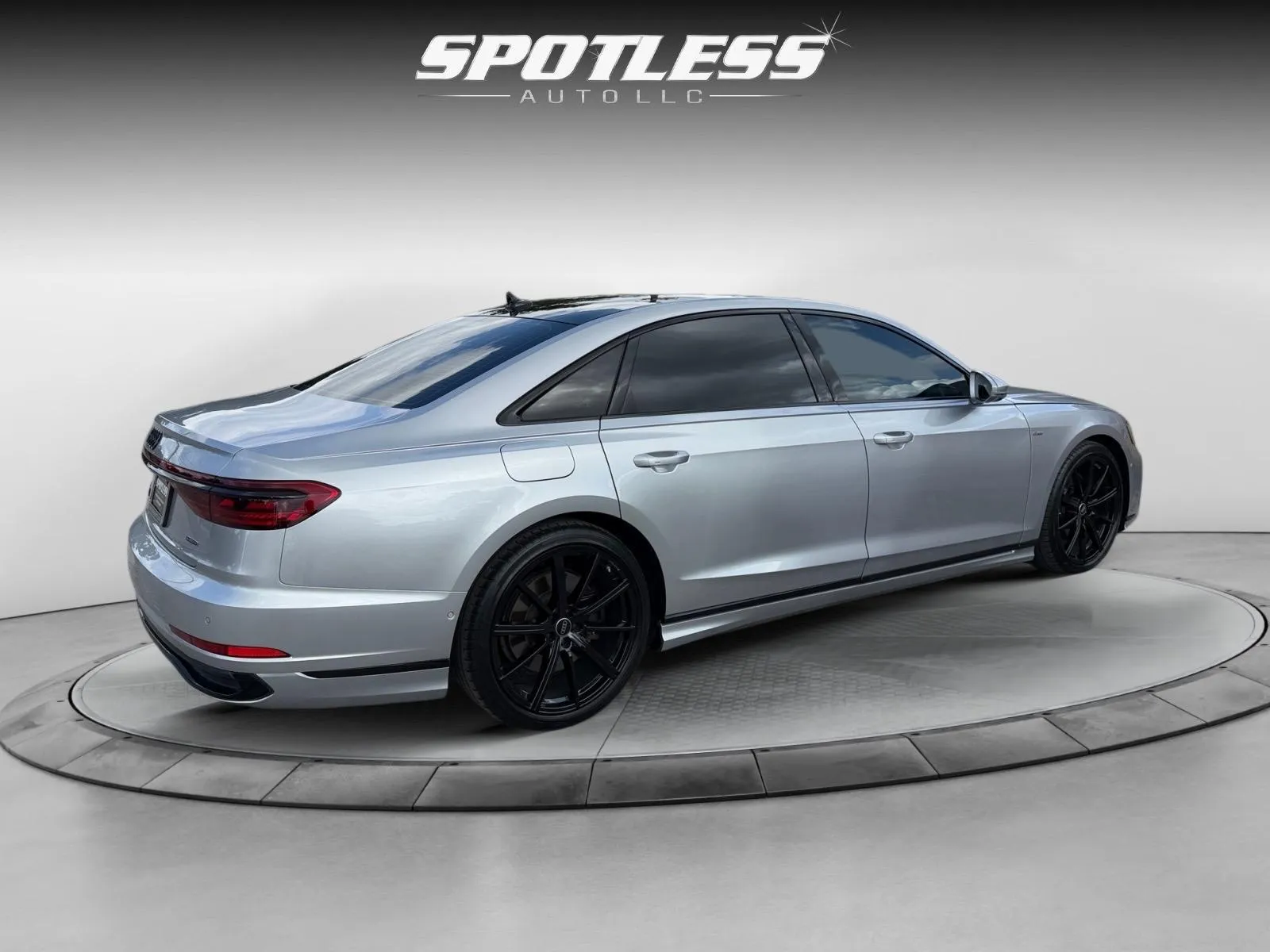 Audi A8 L photo 7